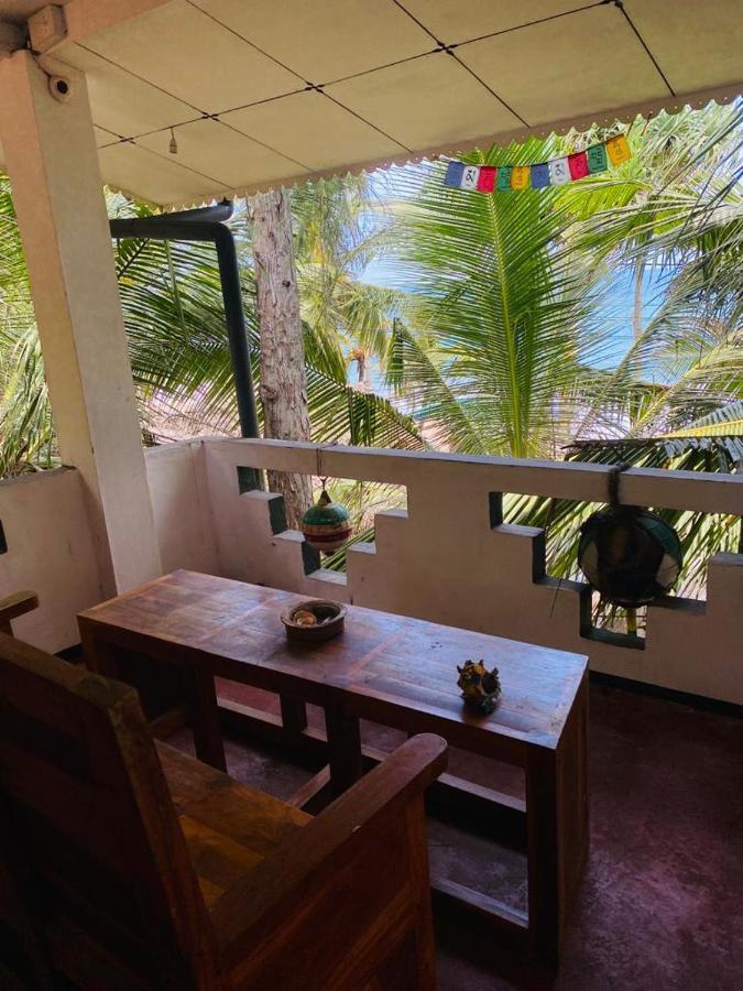 Chandi Gaya Beach Guesthouse Тангалла Экстерьер фото