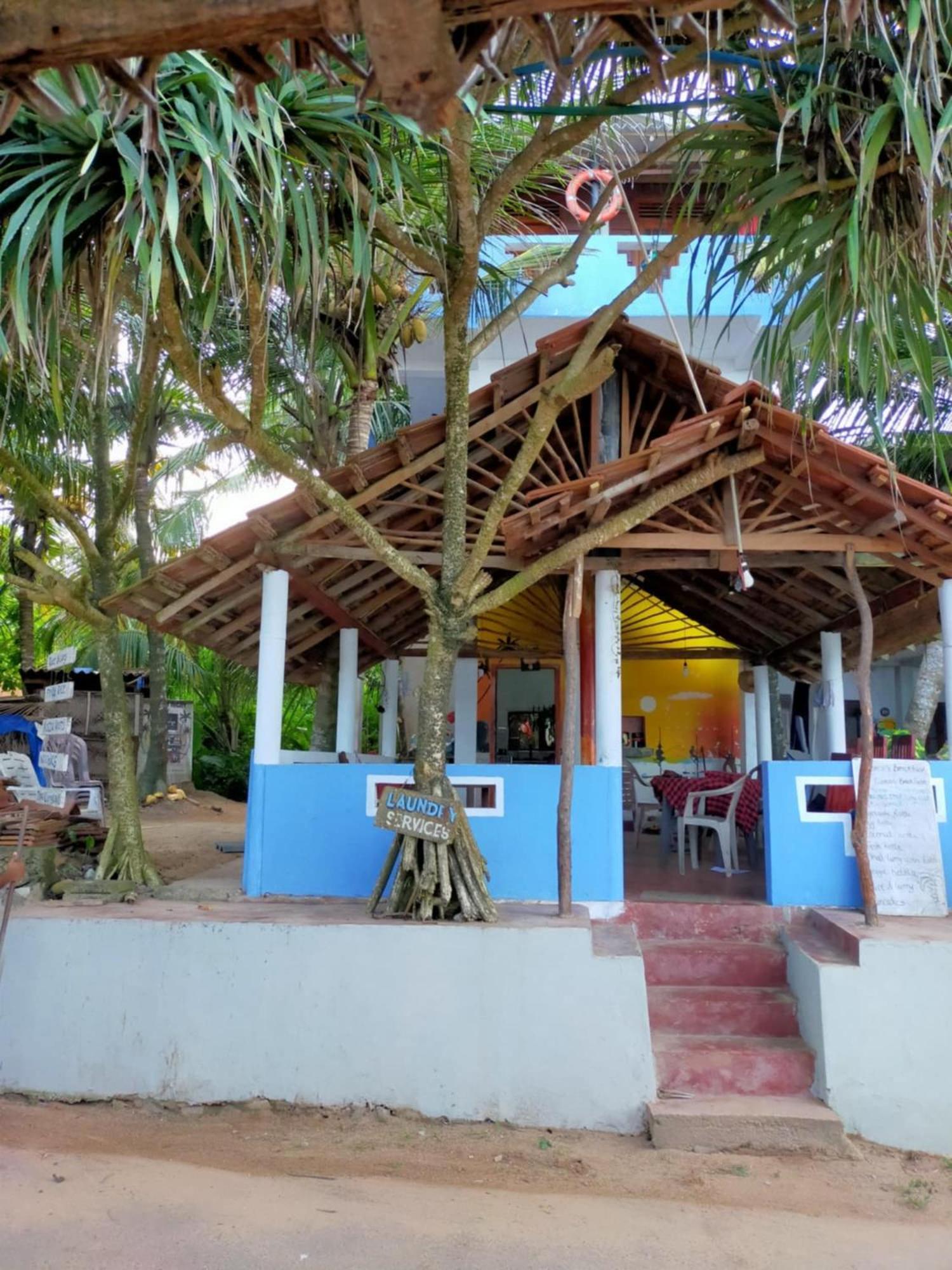 Chandi Gaya Beach Guesthouse Тангалла Экстерьер фото