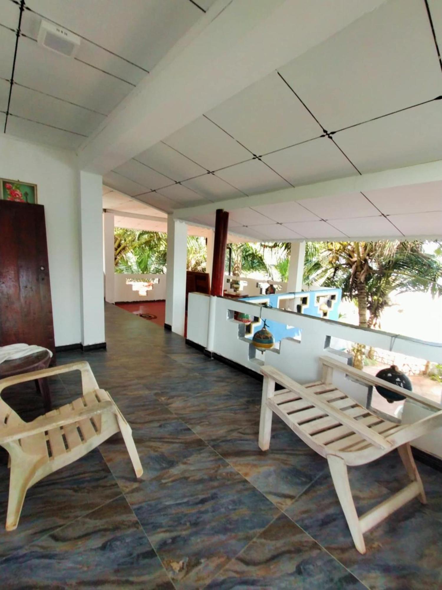 Chandi Gaya Beach Guesthouse Тангалла Экстерьер фото