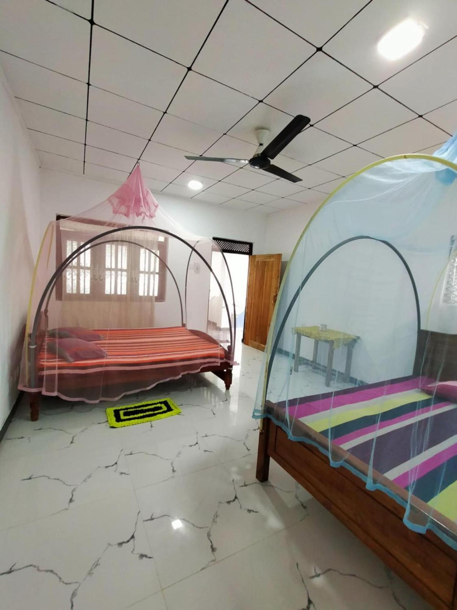 Chandi Gaya Beach Guesthouse Тангалла Номер фото